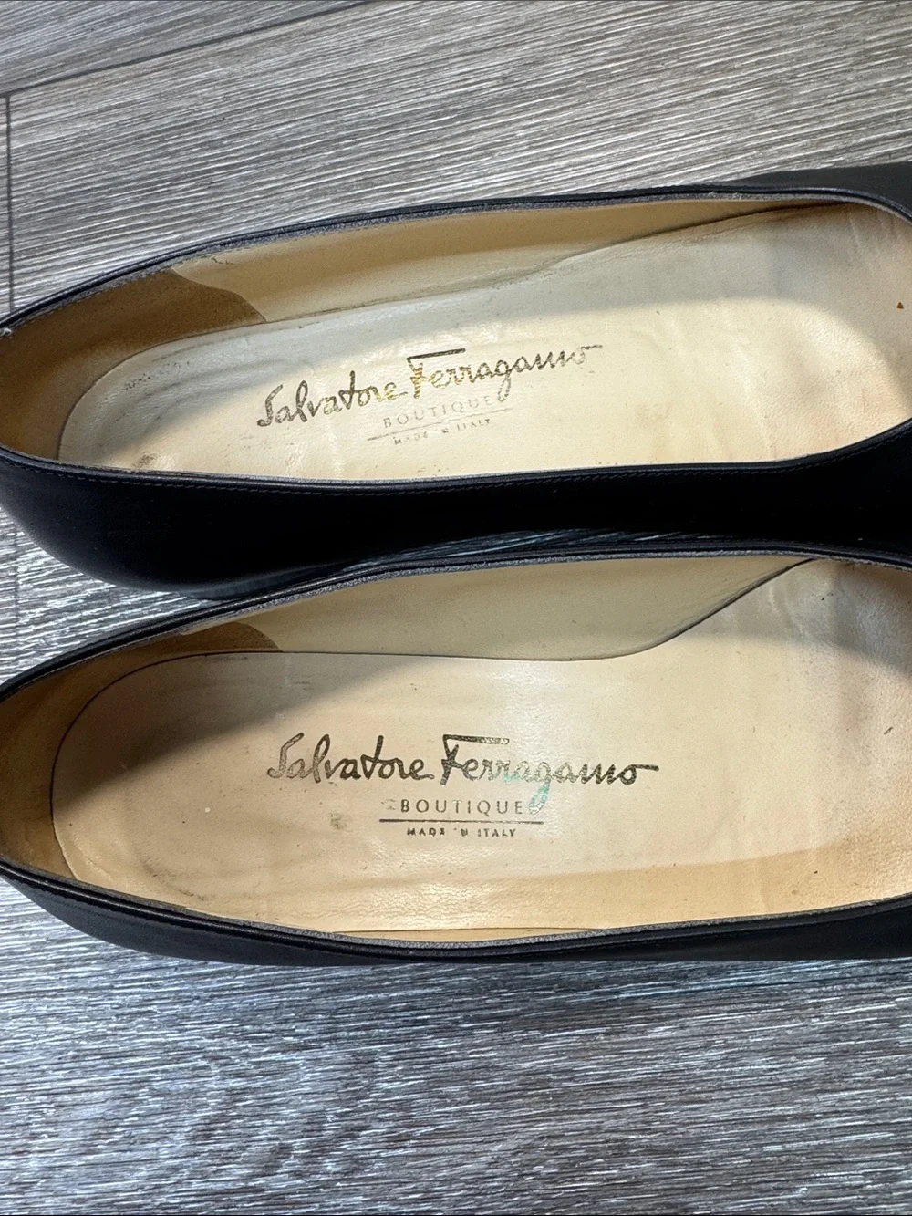 Salvatore Ferragamo Black Leather Square-Toe Pumps woman’s SZ 9 (h153)
